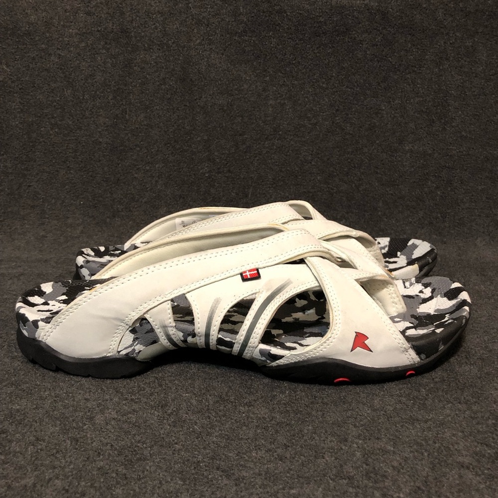 Ecco White Sandals with Camouflage Patterned Insole